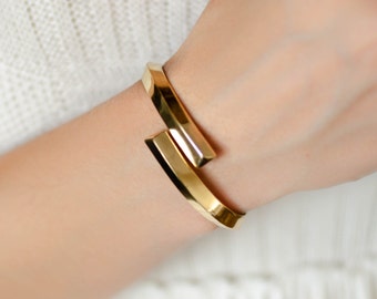 Hinged bangle bracelet femme, Simple gold bracelet for women, Elegant bracelet