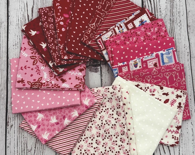 Fat Quarter Bundle Be Mine By Stacy Iest HSU by Moda (19 Piece)