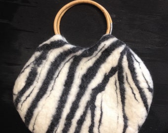 felt bag, zebra