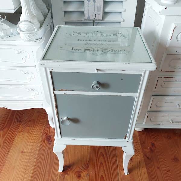 Table de chevet vintage gris blanc en shabby chic * commode * porte droite *