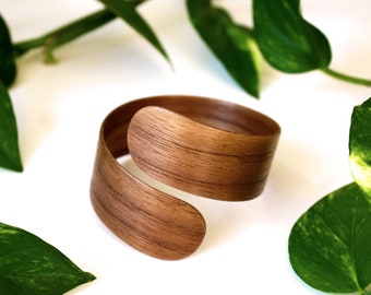 Rounded End Wood Bangle | Handmade Wood Bangle | Lightweight Bracelet | Modern | Made to Order | Bentwood | Walnut Wood Veneer