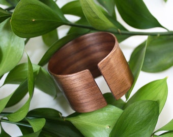 Slanted Wood Bangle | Handmade Wood Bangle | Lightweight Wood Bracelet | Made to Order | Minimal | Bentwood | Walnut Veneer