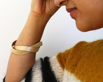 Knotted Wood Bangle | Handmade Wood Bracelet | Minimal Bangle | Bentwood Bracelet | Made to Order | White Birch Wood Veneer