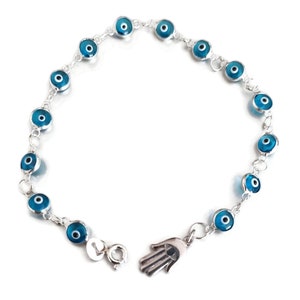 Braccialetto in argento sterling con occhio malvagio e una piccola hamsa pendente - 19 cm