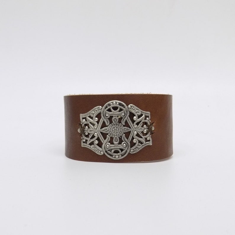 Leather cuff bracelet with filigree