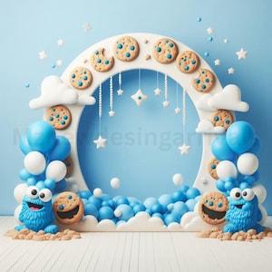 Puede incluir: Un telón de fondo de cumpleaños azul y blanco con un gran arco con forma de galleta decorado con galletas azules y blancas, estrellas y globos. Dos monstruos peludos azules con ojos grandes están a cada lado del arco.