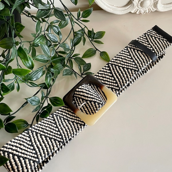 70s Monochrome zig zag raffia belt