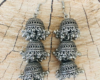 Pendientes de lámpara de araña Kuchi de plata étnica