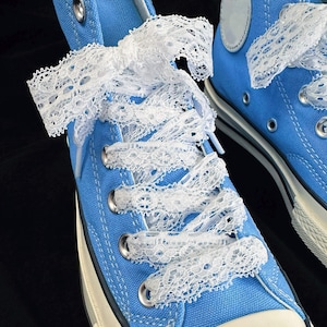 White Lace, Black Lace, Fat Shoestring - ONE PAIR