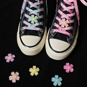 Green and Pink Shoelaces, Sakura Shoe Strings With Flower Charms One ...
