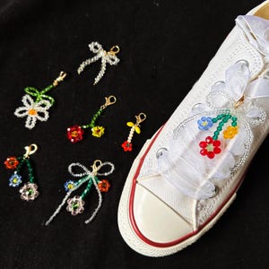 Flower Shoelaces Pendant