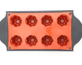 Oggibox Q-51 8-Cavity Caneles and Bordelais Fluted Cakes Silicone Mold with Frame for Muffin, Cornbread, Cheesecake, Pudding, and More