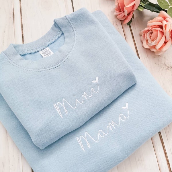 Mama and Mini sweaters / embroidered matching jumper / twinning outfits / mum and daughter sweatshirts / gift / mummy / birthday present