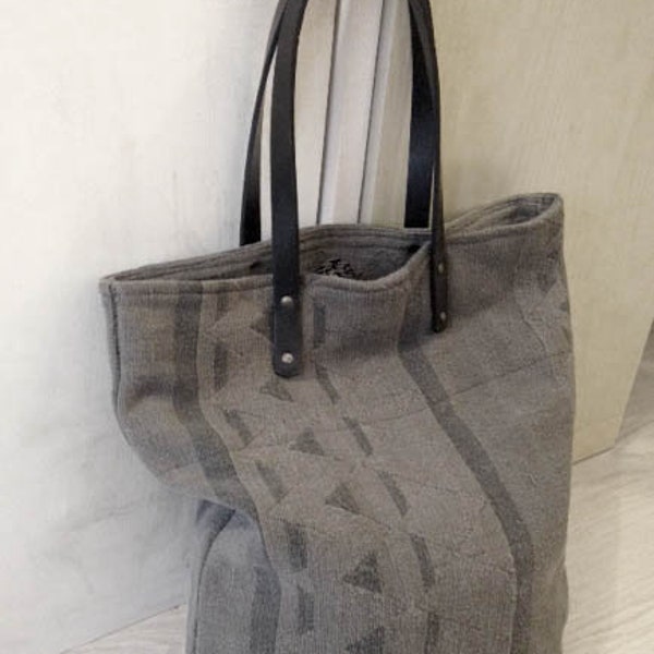 Tote bag / Shopper aus handgewebtem Material