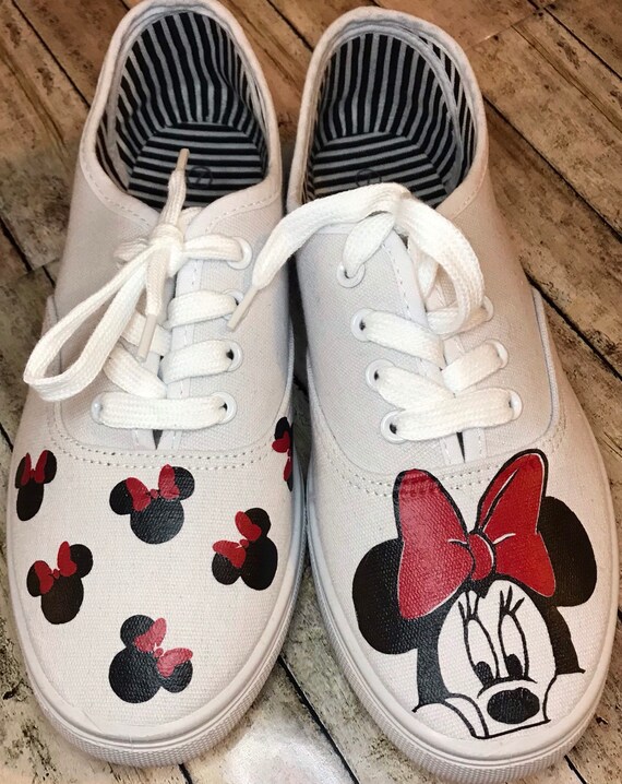 Minnie Mouse Disney Shoes / Disneyland 