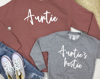 Auntie & Auntie&#39;s Bestie Chelsea Script Sweatshirts