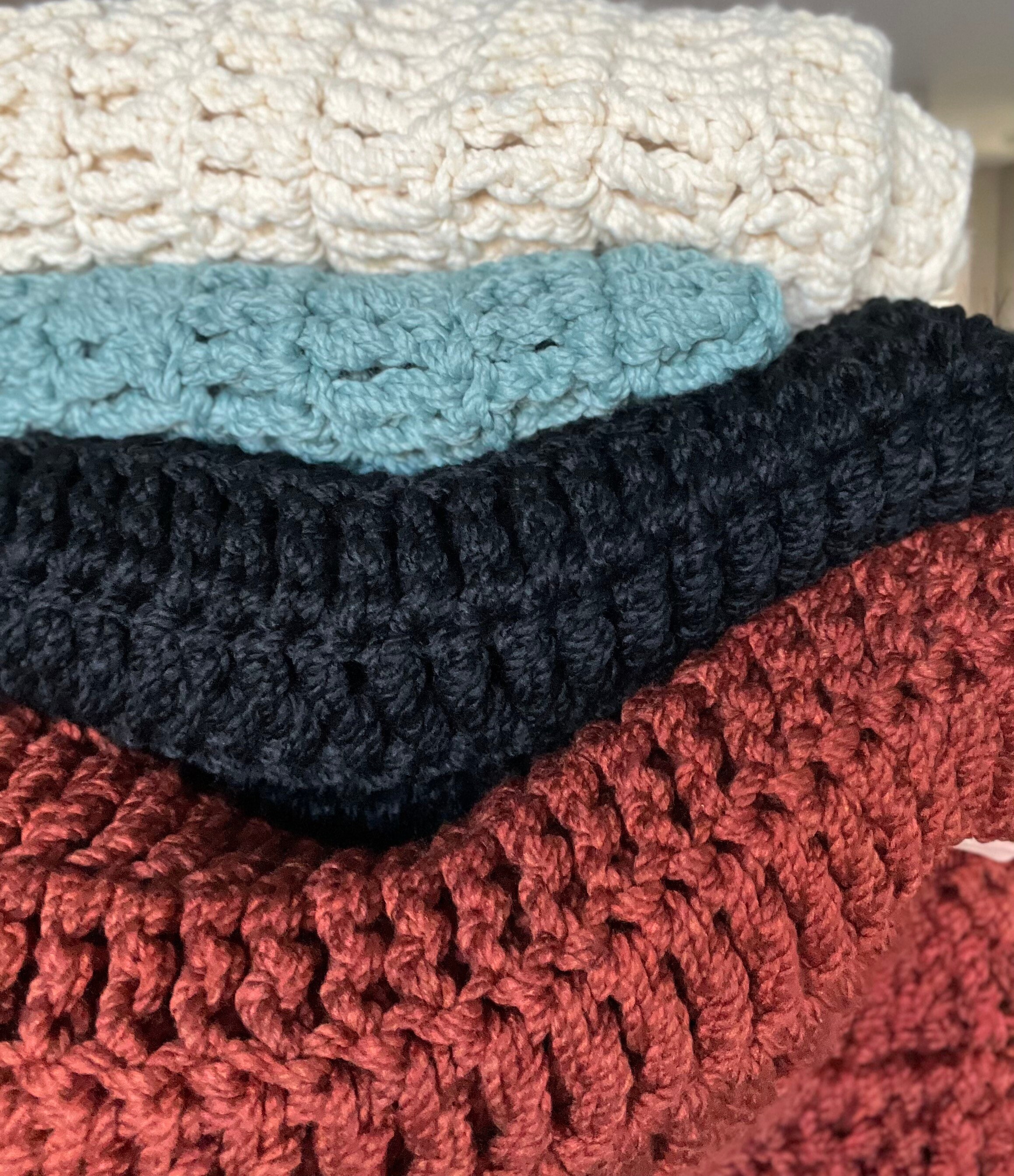 Matilda Afghan & Pillow, free chunky crochet blanket and cushion pattern -  TL Yarn Crafts