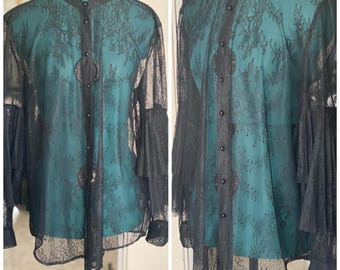 BLACK lace Blouse//Victorian Gothic Top//Halloween//Dark//Adams Family//Punk Rock//Emo//Chantilly Lace//Boho//Hippie//Flared Arms//
