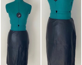 Women’s Black LEATHER Pencil Skirt//Ralph Lauren//Slit//Business//Midi//Grunge//Gothic//Street wear//Fashion//Rock’n Roll//