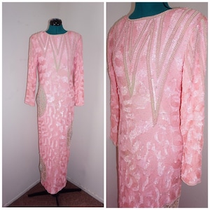 HEAVY//Blush Pink Sequin Dress//Vintage  Beaded Gown// Pearls//Iridescent//Bedazzling Long Formal Gown//Geometric//