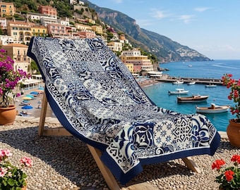 Strandhanddoek met mediterrane tegels | Blauw Italiaans keramisch patroon | Zwembadhanddoek met kustthema | Originele aquarelkunst