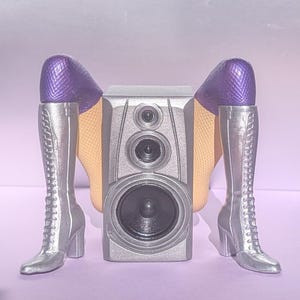 マドンナ COADF2 にインスパイアされたスピーカー彫刻 – ポップアート