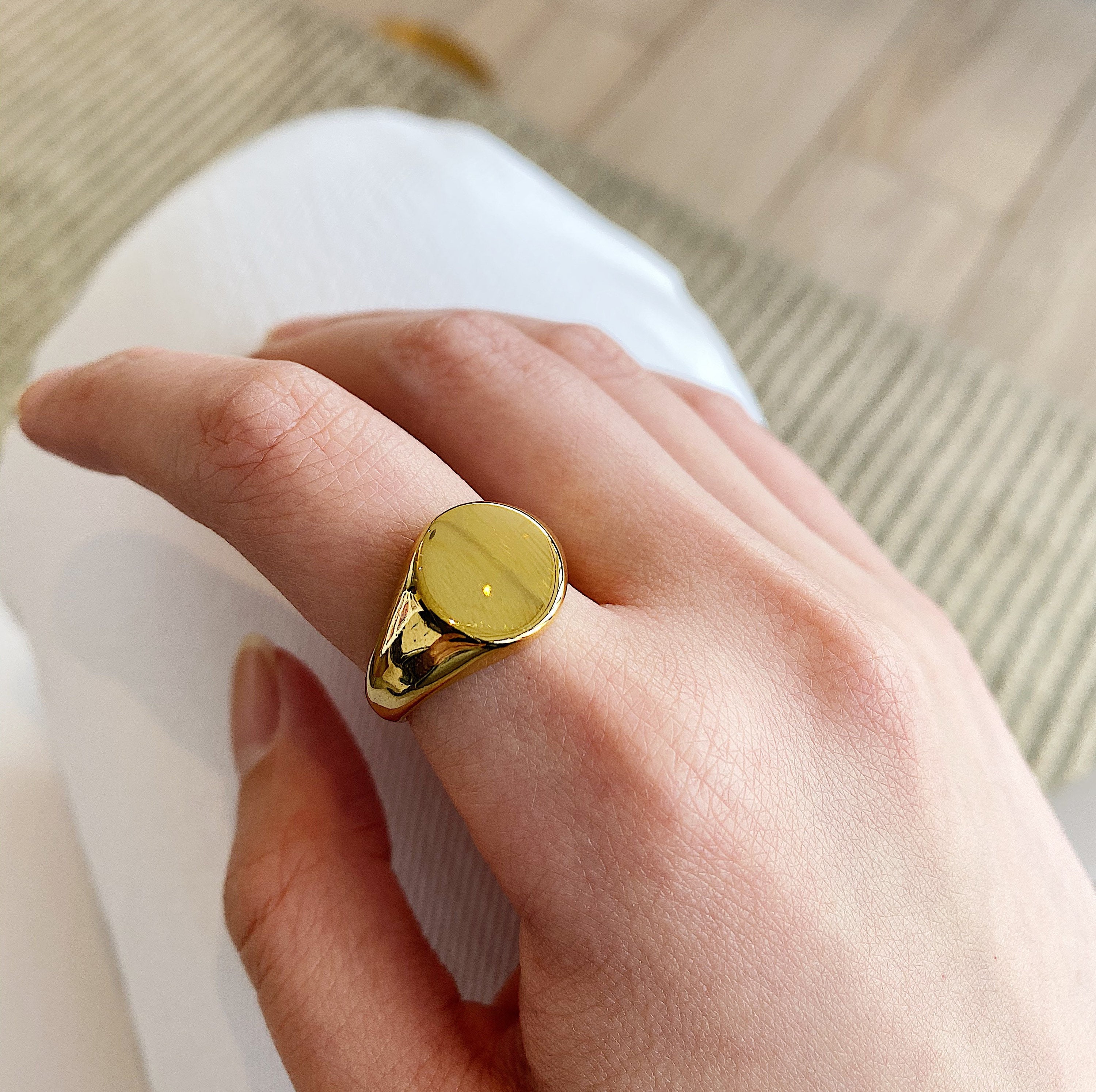 Chunky gold signet ring sale