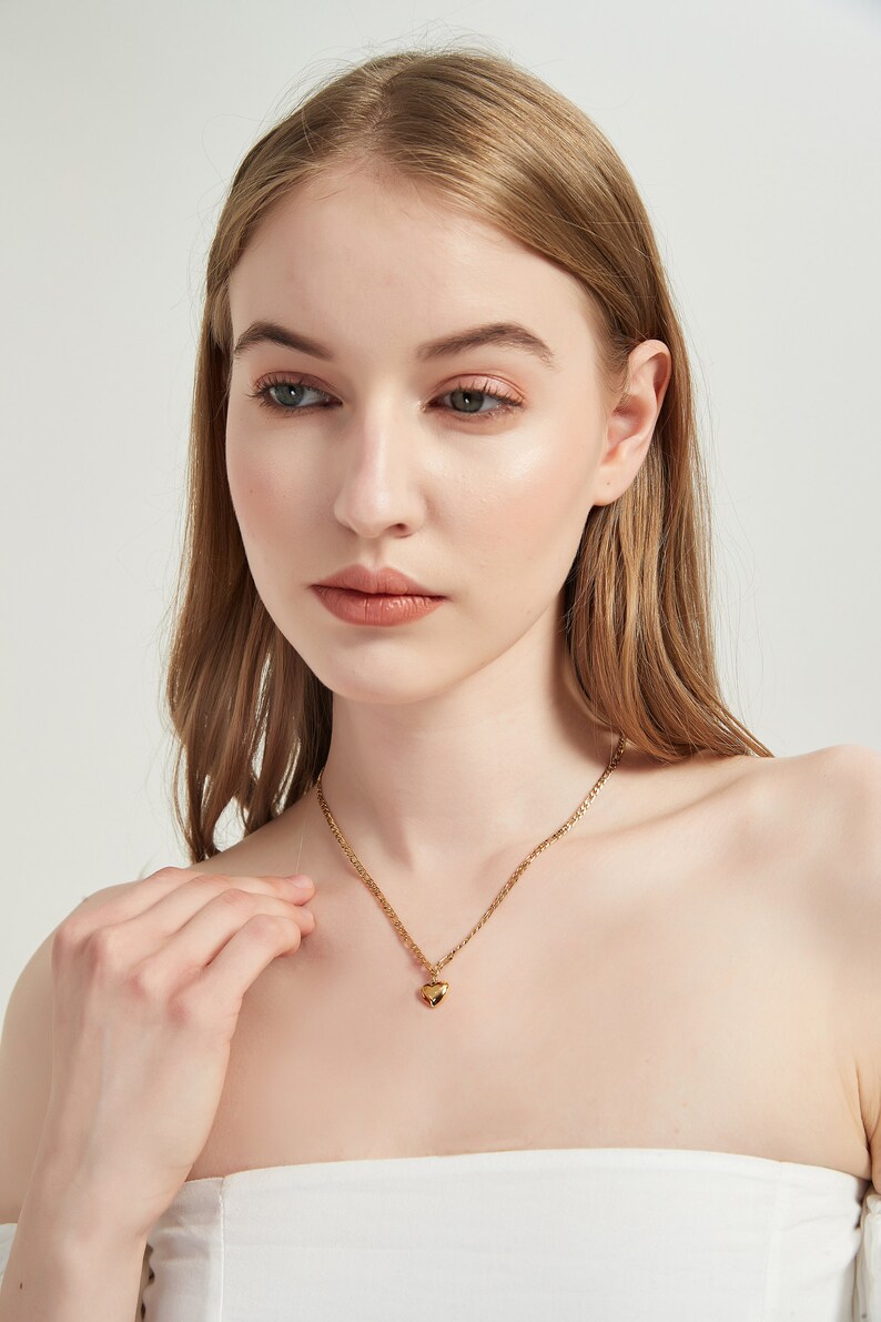 Gold Heart Pendant Dainty Necklace Heart Charm Necklace Etsy