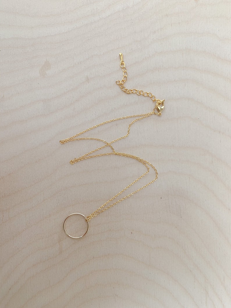 Dainty Gold Circe Pendant Necklace