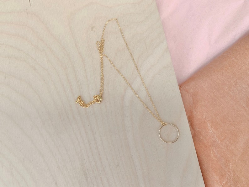 Dainty Gold Circe Pendant Necklace