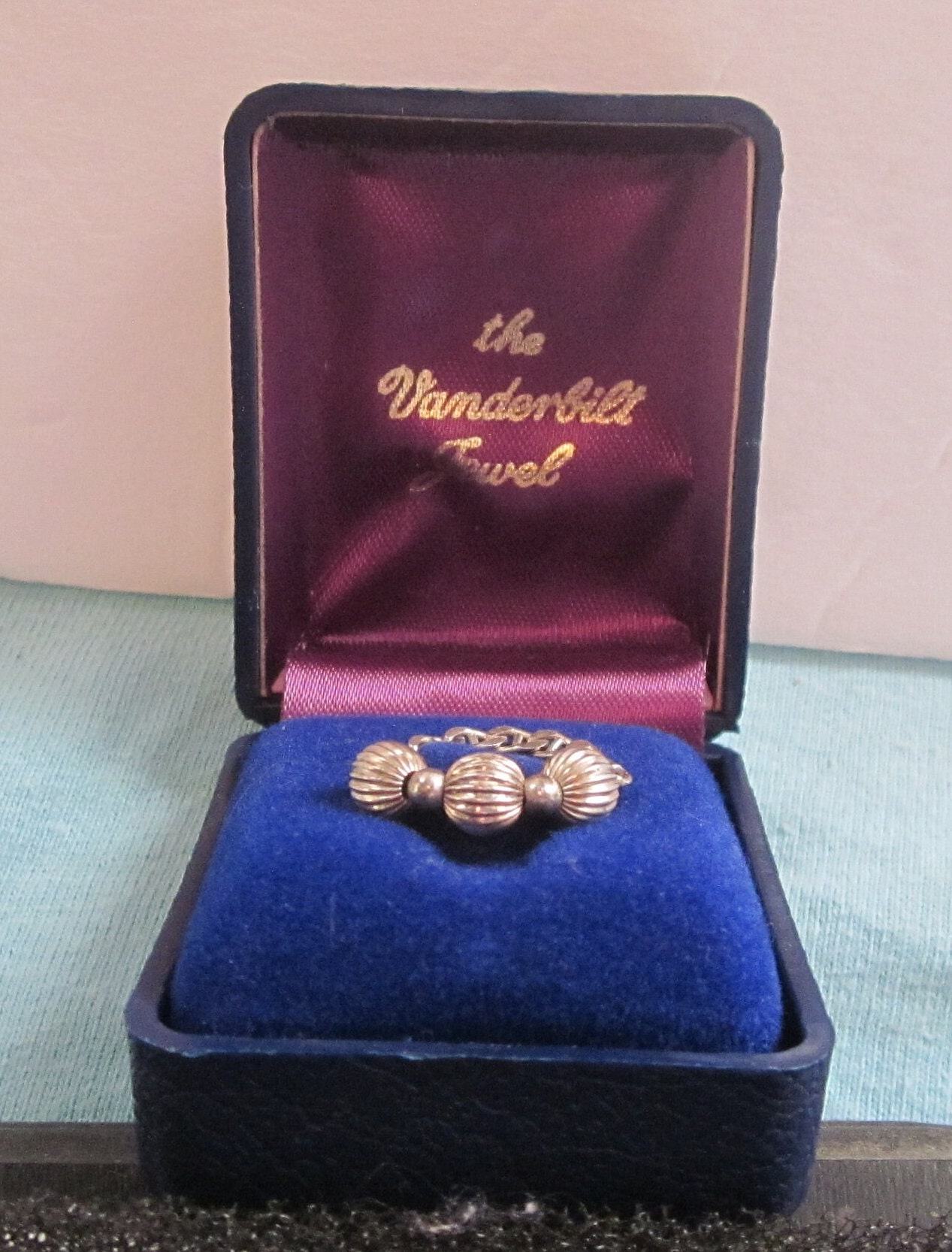 Vintage Retro Silver Curb Chain Link 3 Bead Balls Ring in a the