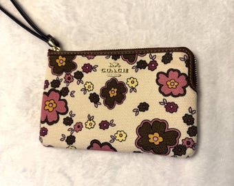 Coach Corner Zip Floral Print Wristlet