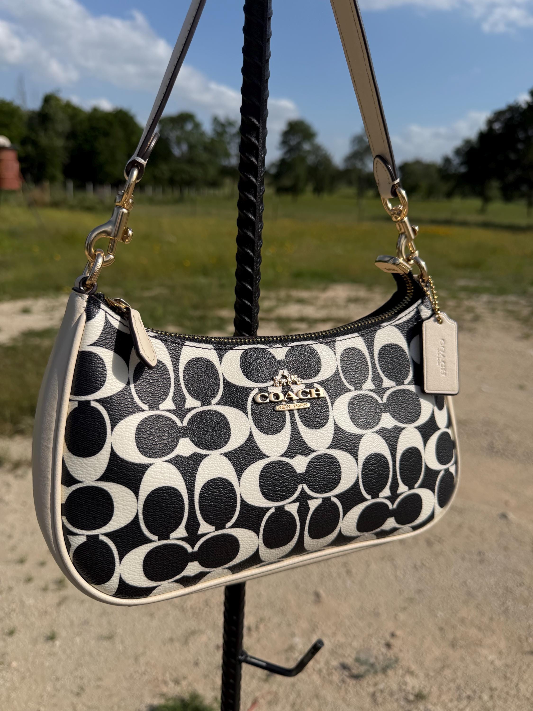 バッグ COACH Shoulder bag Signature black Coach Black Signature Shoulder Bag - Etsy
