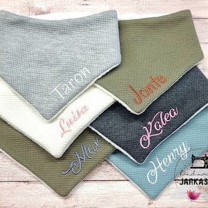 Baby winter/summer reversible scarf waffle knit jersey, fleece, embroidered with name, personalized, baby scarf, triangular scarf, scarf image 1