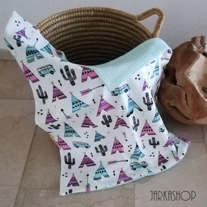 Babydecke mit Namen "Tipis Mint-Rosa", Krabbeldecke,  Kuscheldecke, Kinderwagendecke, Wickelunterlage für unterwegs