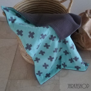 Babydecke mit Namen "Großes Plus Mint-Grau", Krabbeldecke,  Kuscheldecke, Kinderwagendecke, Wickelunterlage für unterwegs
