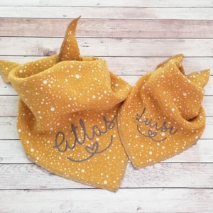 Neck scarf triangle scarf-musselin towel- for babies & toddlers-with name embroidered, Personalized, Neck scarf, Baby neck scarf, muslin neck scarf