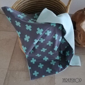 Babydecke mit Namen "Großes Plus Grau-Mint", Krabbeldecke,  Kuscheldecke, Kinderwagendecke, Wickelunterlage für unterwegs