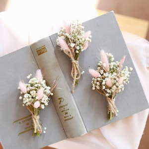 Baby's Breath Buttonhole/Babies Breath boutonniere Pink Bunny Tail/Dried Gypsophila/Wedding Flower/Gift for Groomsmen/Corsage for Wedding