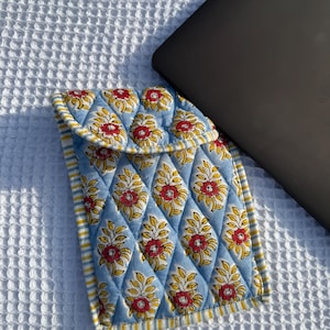 Handmade Quilted Kindle Sleeve | Blue Floral Block Print Cover | Cotton Padded Case for Kindle Paperwhite, Oasis | Eco-Friendly Gift Idea