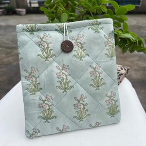 Kindle Sleeve, Kindle Cover, Padded Kindle Pouch, Book Accessories, Kindle Paperwhite Case, Book Lover Gift, E Reader Cover, Kindle Insert