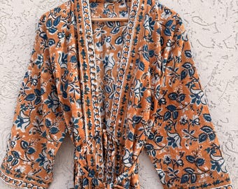 Kimono in cotone stampato a mano con blocchi – Vestaglia floreale ocra e blu / Abbigliamento da casa boho, copricostume, accappatoio da spa, regalo per damigelle d'onore