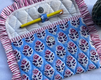 Handmade Quilted Floral Bible Cover with Bow: Christian Gift