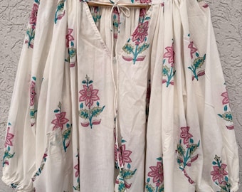 Abito midi in cotone con stampa floreale rosa e bianco, abito contadino in stile cottagecore boho, abito indiano fatto a mano con maniche a sbuffo, abito estivo ampio