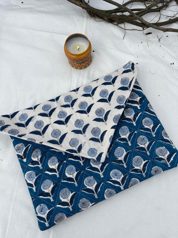 Housse Matelassée Pour Ordinateur Portable 15,6" - Motif Carreaux Bleu/Blanc - Protection Léger Et Style - 12