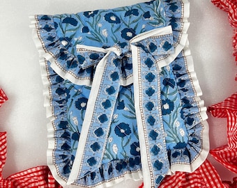 Custodia trapuntata fatta a mano per Kindle: stampa floreale blu, ecologica