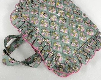 Custodia per Bibbia trapuntata a mano con motivo floreale, cerniera e maniglia / Custodia per Bibbia in cotone / Regalo cristiano per donne / Borsa per lo studio della Bibbia