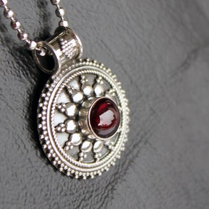 Silver Pendant Sunflower Garnet