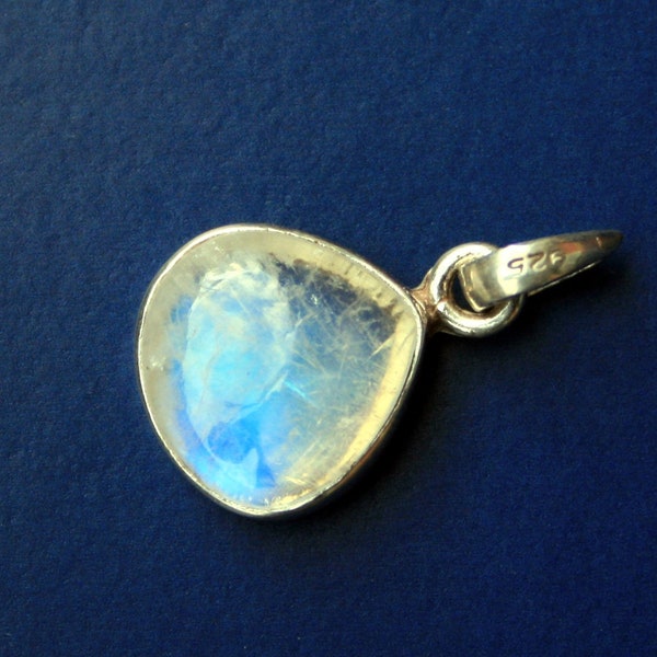 Silver Pendant Moonstone Treasure