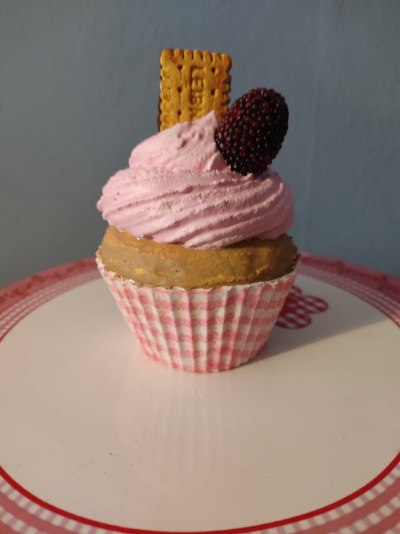 Fake Cupcake unecht knstliche Cupcakes,Keks mit Kirsch oder Himbeer -  Etsy.de
